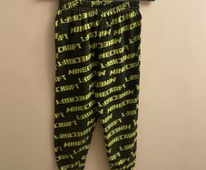 Minecraft pyjama bottoms (age 6-7)