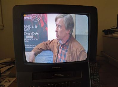 Daewoo GB14F7T1 14" CRT TV VCR Combo Television