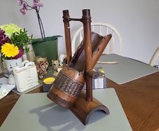 Wine bottle holder