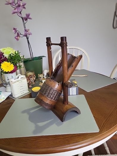 Wine bottle holder