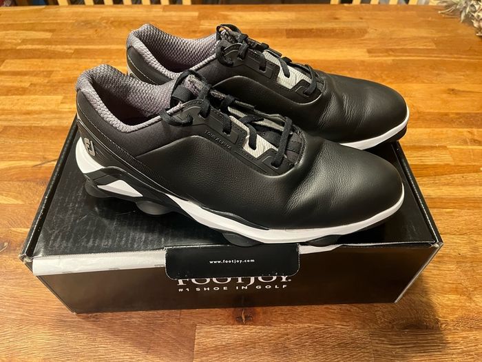 Footjoy Tour Alpha leather waterproof golf shoes. UK 9.5