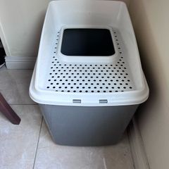 FREe cat litter box
