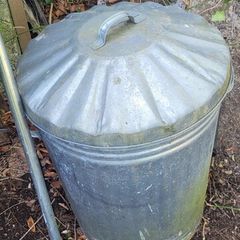 sliver tin bin