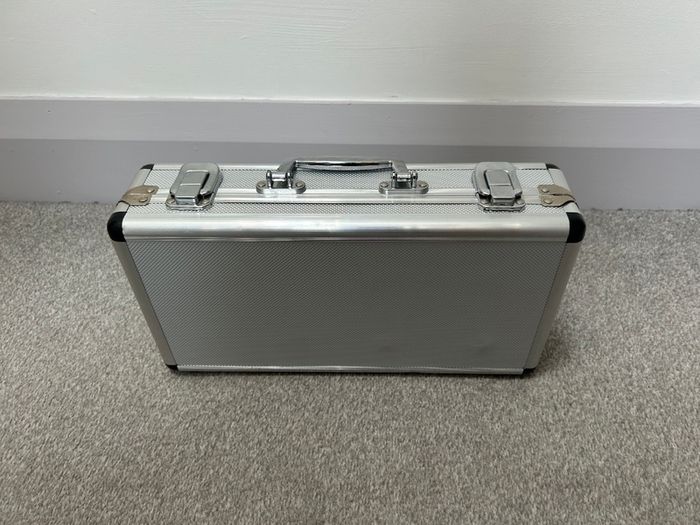 Garden games - Petanque / Boules Set - 8 Metal Boules in Carry Case