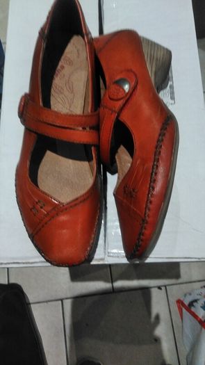 Ladies shoes