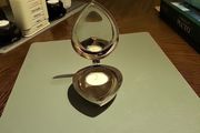 Tealight holder