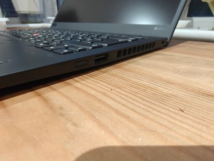 Lenovo X1 Carbon Gen8  Laptop | i7 vPro | 16GB | 256GB | 14" FHD | Win11
