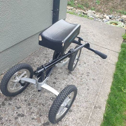 Knee Scooter /Walker