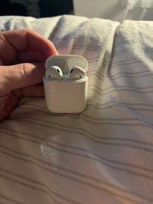 2nd Gen Airpods