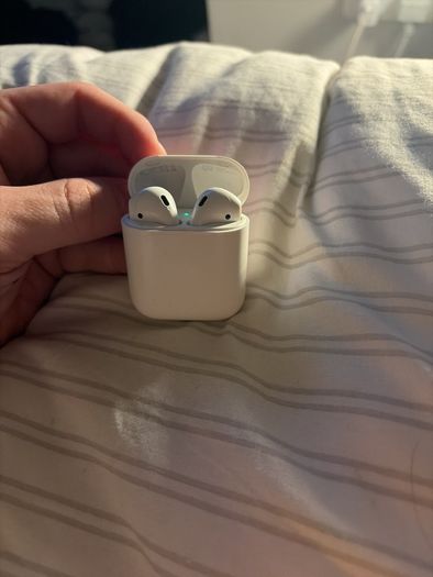 2nd Gen Airpods