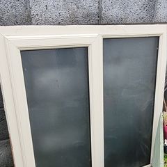 Cream privacy glass window 120 x 120cm