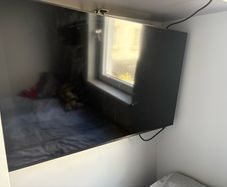 Samsung 43" Smart Tv - Cracked Screen