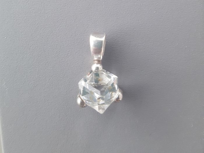 925 Sterling Silver Pendant.