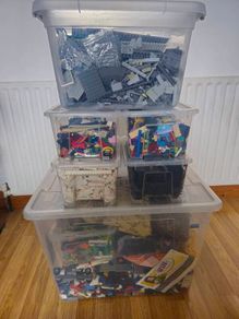 HUGE Lego bundle - sorted bricks & 8 lego sets
