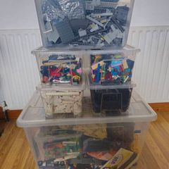 HUGE Lego bundle - sorted bricks & 8 lego sets