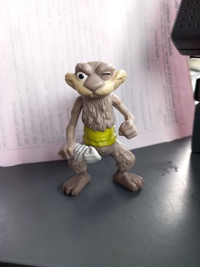RARE 2012 Squint 3" Rabbit McDonald's Europe Action Figure Ice Age 4 great gift presents  kids play disney cartoons