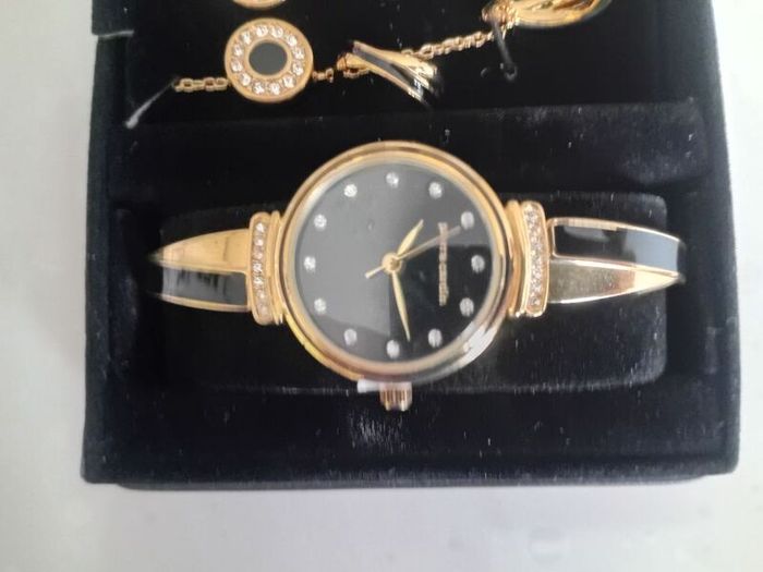 costume jewellery