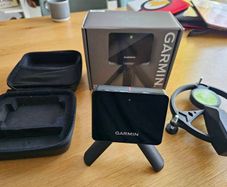 Garmin r10 golf launch monitor and stand