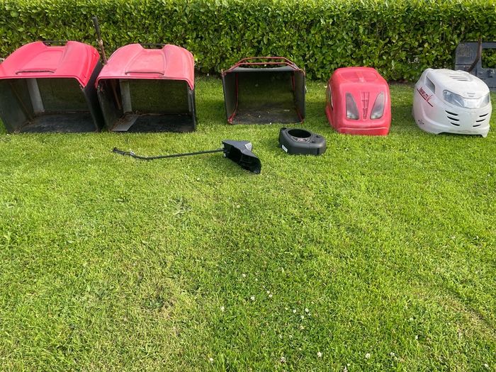 Breaking ride on mowers