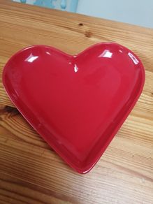 Red heart shaped dish/deep plate