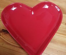 Red heart shaped dish/deep plate