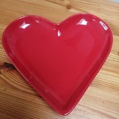 Red heart shaped dish/deep plate