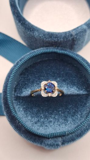 9 ct  blue sapphire and diamond ring size N