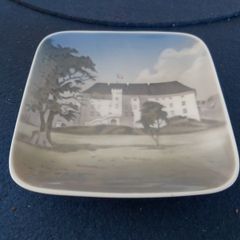 royal Copenhagen pin dish