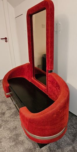 retro dress table