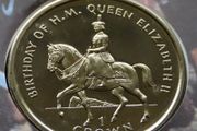 Horse racing coin &amp; stamp cover Gibraltar 1997 crown &amp; Isle of Man stamp