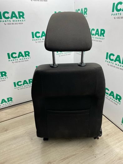 2011 Volkswagen Polo Front Seats