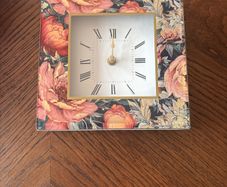 Cashel living clock
