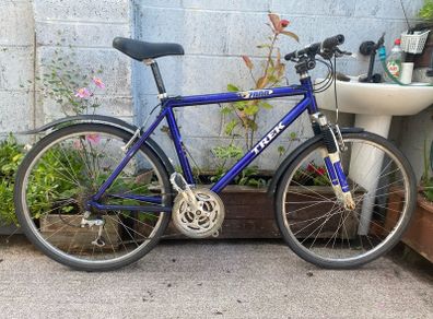 Trek zx7000 24 speed 26 inch wheels 19.5 inch frame front suspension steam with adjusted mudguards