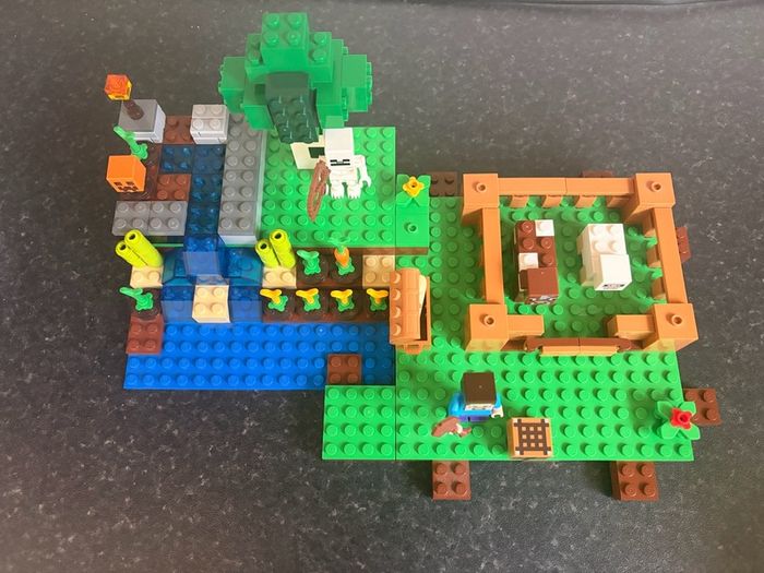 Lego Minecraft: The Farm #21114 - Retired set