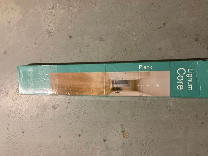 1 boxes of SPC Mocha Oak