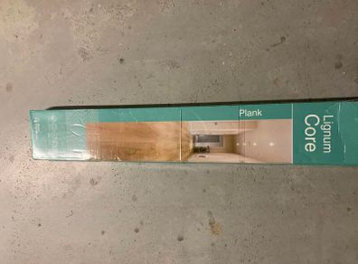 1 boxes of SPC Mocha Oak