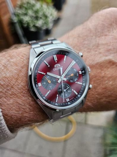 Watch Orient Neo 70' Calendar. Quartz.