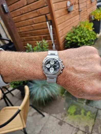 Watch Citizen OXY Chronograph.