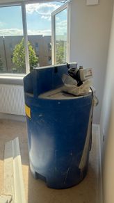 400L water tank with a pump