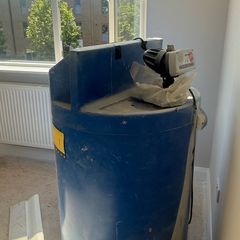 400L water tank with a pump