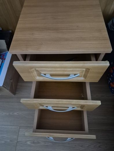 Chest of drawers