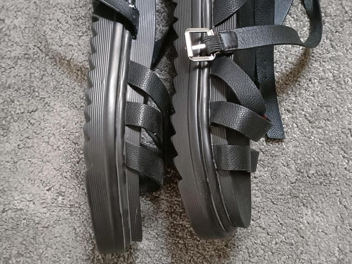 RAID Sandals