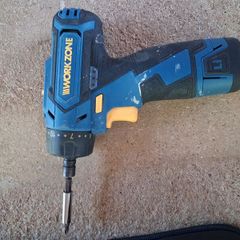 Battery screw driver