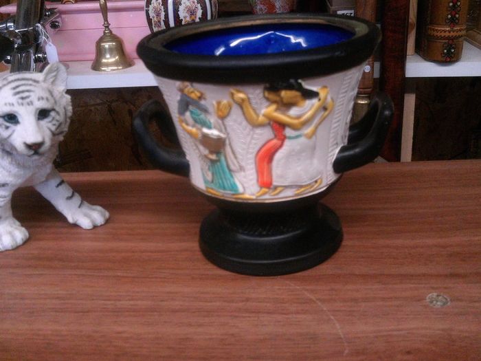 drinking vessel