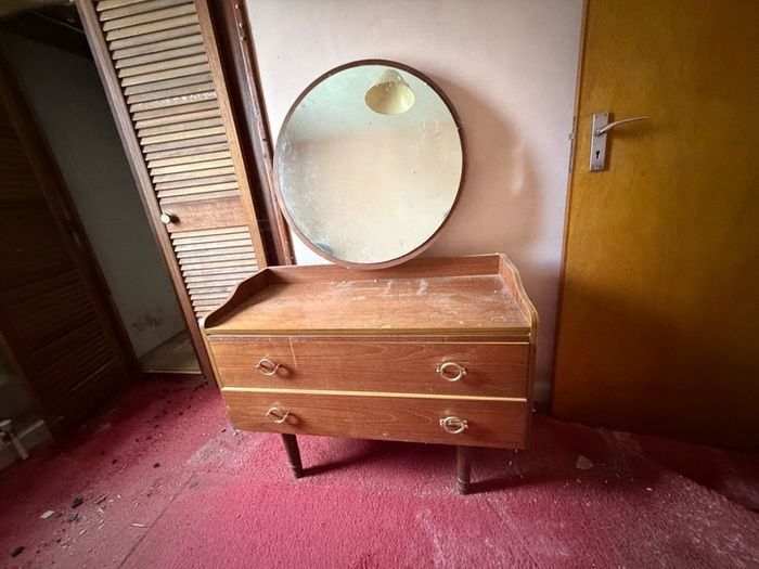 Vintage Dressing Table with Round Mirror Retro Vanity