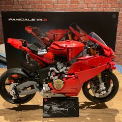 LEGO  Technic 42202 Ducati Panigale V4 S