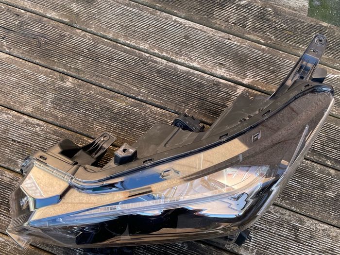 Nissan Leaf Headlight Passenger Side 2019