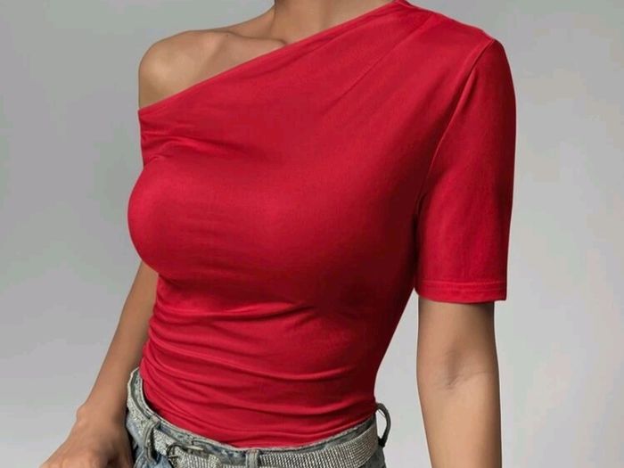 Asymmetric red top fits Xs s new