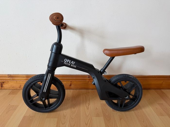 2 Balance bikes