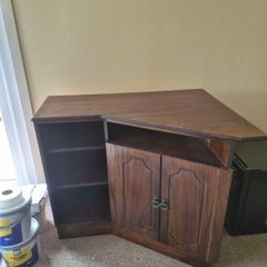 Free Solid wood TV unit